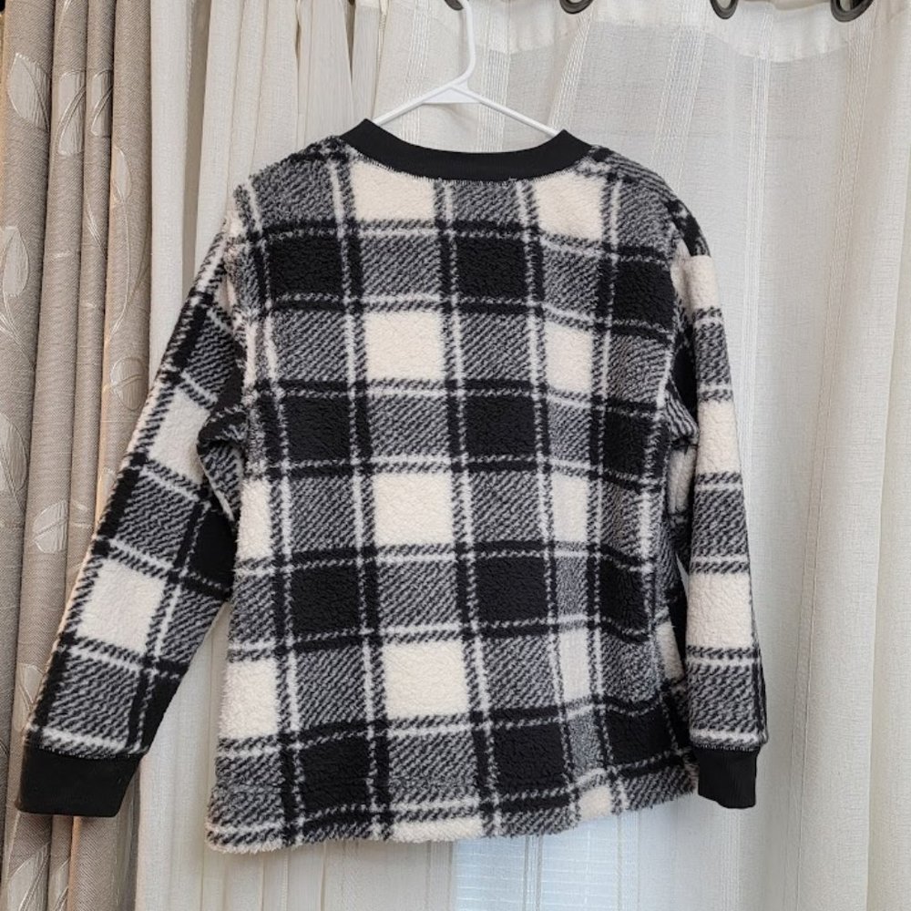 Koolaburra by Ugg Plaid Black and White Petite Medium Lounge Set - Picture 2 of 7